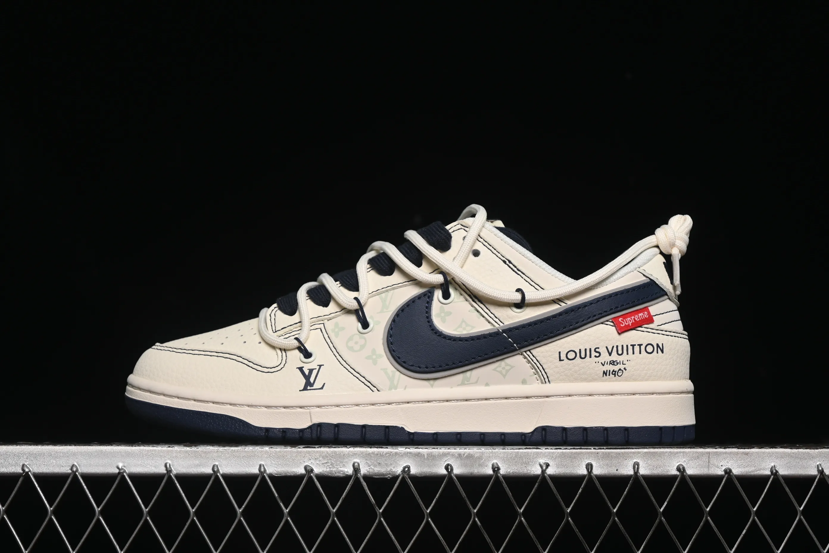 All categories Nk SB Dunk Series Nk SB Dunk Low High-end customized low-top sneakers Nike SB Dunk Low LV joint navy blue drawstring Anniversary high-end customized low-top casual sneakers YX5066-370